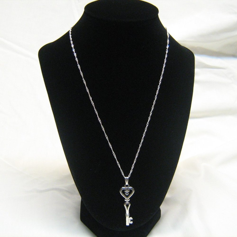 Skeleton key pendant